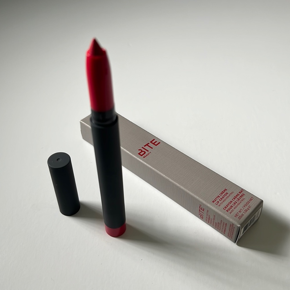 Bite Beauty Matte Creme Lip Crayon Pencil Liner Resveratrol Fraise Full Size NIB